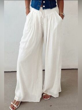 🤍 BOUTIQUE BRAND White Flowy, Wide-Legged Pants